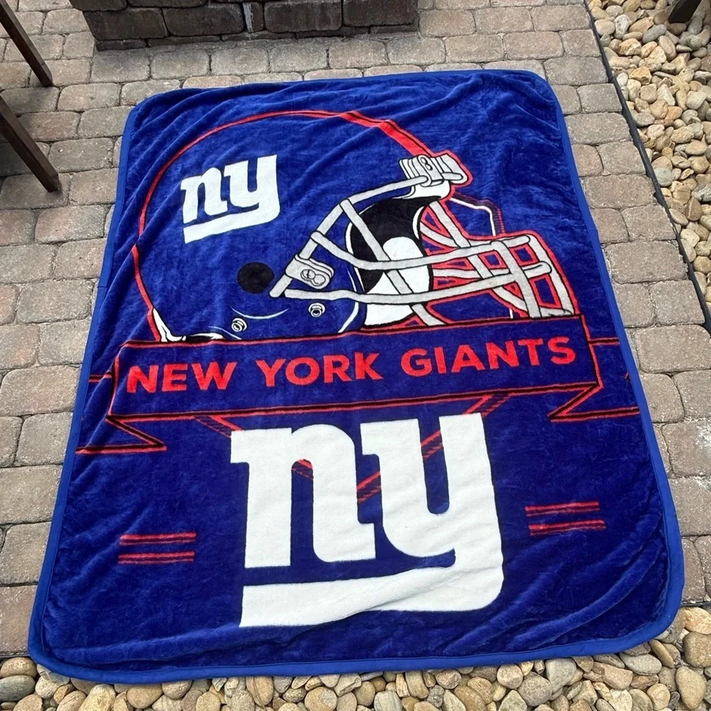 NY GIANTS Super Sized PlushThrow Blanket